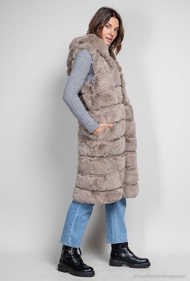 Wholesaler JULIET'S&CO - Long sleeveless coat in synthetic fur