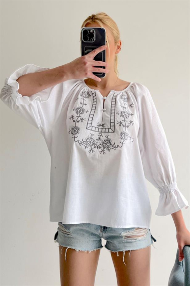 Wholesaler JUNE BOUTIQUE - White embroidered blouse