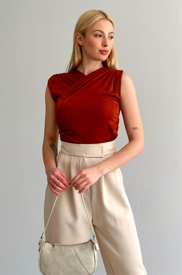 Wholesaler JUNE BOUTIQUE - Rust devanr crossover blouse