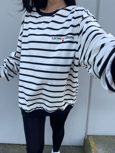 Wholesaler JUNE BOUTIQUE - Embroidered striped sweater