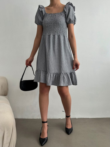 Wholesaler JUNE BOUTIQUE - Black checkered dress with bare shoulders