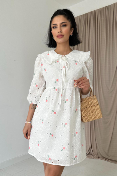 Wholesaler JUNE BOUTIQUE - Embroidered white dress
