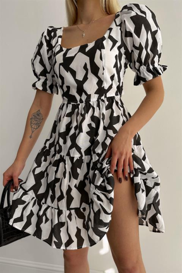 Wholesaler JUNE BOUTIQUE - Black/white patterned skater dress