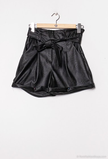 Großhändler Kaia - Fake leather shorts