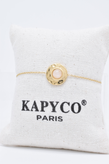Grossiste Kapyco - Bracelet en acier doré avec pierre rose