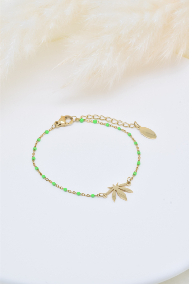 Wholesaler Kapyco - White enamel cannabis leaf bracelet in stainless steel
