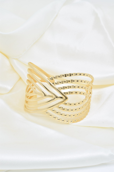Wholesaler Kapyco - Leaf bangle bracelet in gold stainless steel