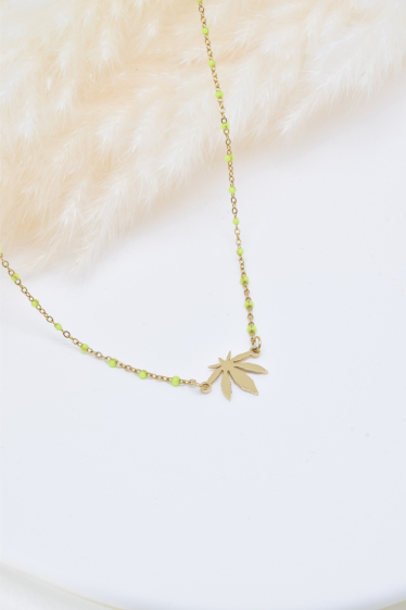 Wholesaler Kapyco - White enamel cannabis leaf necklace in stainless steel