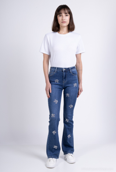 Grossiste Kathy Jeans - flare jean avec papillon en strass et perle