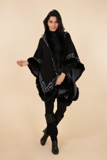 Wholesaler Ki&Love - Printed cape with fur