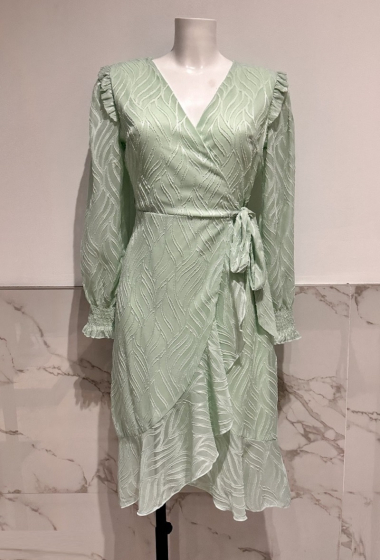 Wholesaler Kichic - Embossed fabric wrap dress