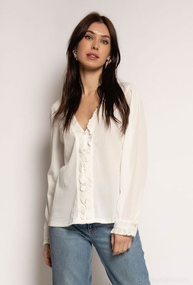 Wholesaler Atelier-evene - Blouse with lace and buttons