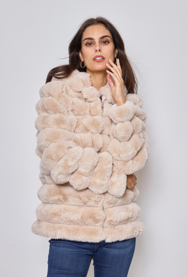 Grossiste Ky Création - Manteau en fourrure - courte à capuche
