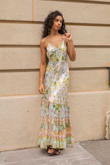 Großhändler Last Queen - Kleid mit V-Ausschnitt und Blumendruck, vorne geknöpft mit Goldeffekt