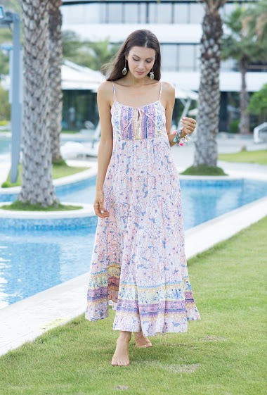 Wholesaler Last Queen - Long dress with thin straps with bohemian print and strings.