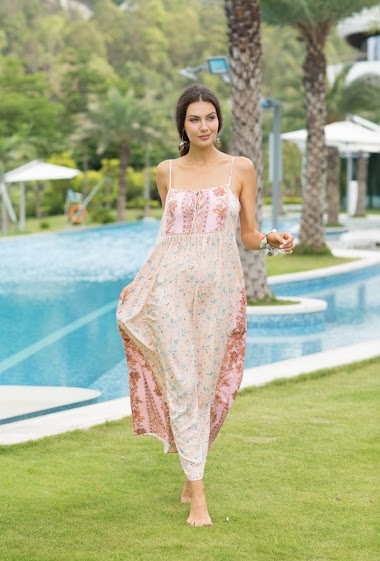 Wholesaler Last Queen - Long dress with thin straps in bohemian print with strings at the waist