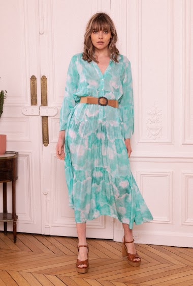 Langes Kleid mit Bohemian-Print, vorne geknöpft, mit V-Ausschnitt und ausgestellten Ärmeln