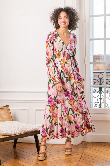 Wholesaler Last Queen - Long printed dress buttoned in front, V-neck with lantern sleeves