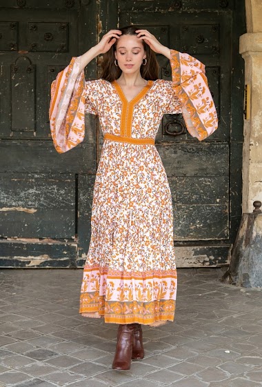 Wholesaler Last Queen - Long printed V-neck dress with flared sleeves
