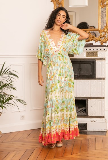 Long flared V-neck dress with gilding effect, elastic at the waist