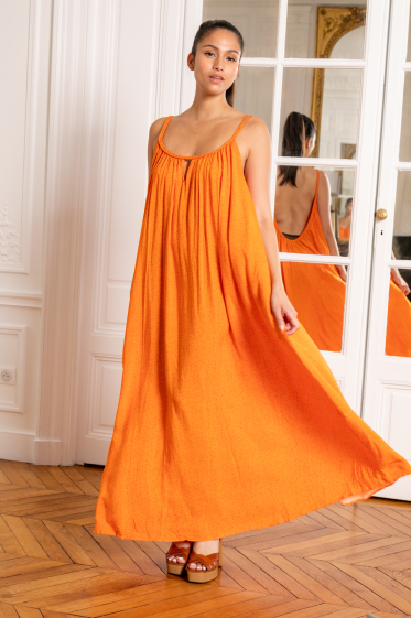 Wholesaler Last Queen - Long flowing dress with strap, flared cut in textured fabrics