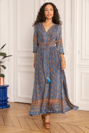 Wholesaler Last Queen - Long printed dress with V neckline, elastic at the waist, buttoned at the front