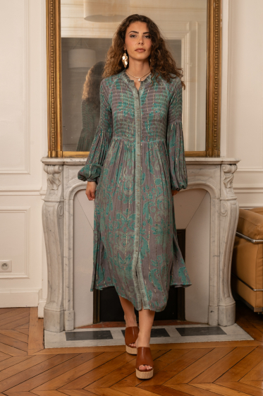 Wholesaler Last Queen - Long printed dress with elastic torso, buttoned in front with lantern sleeves