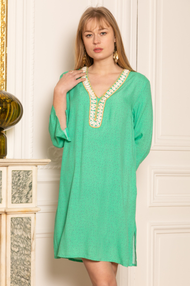 Wholesaler Last Queen - Mid-length dress embroidered with hand shells, V neckline