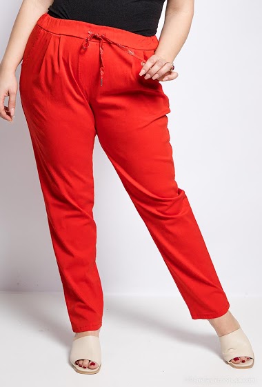 Super stretchy pants with front pleats