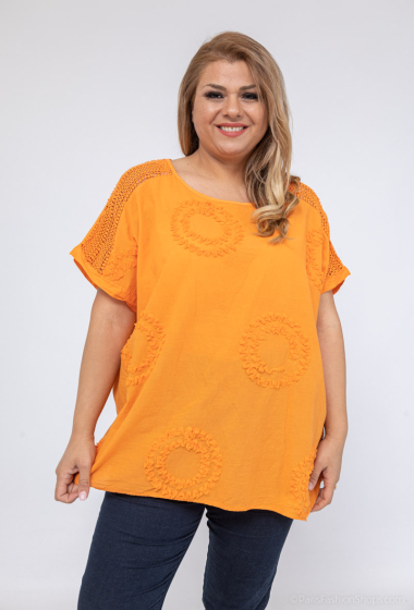 Wholesaler LAURA PARIS (MKL) - Cotton blouse with embroideries