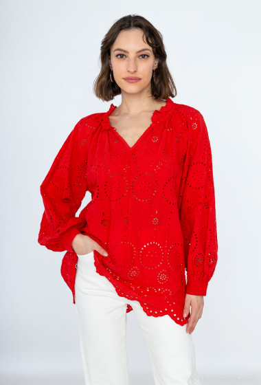 Wholesaler Léa & Luc - English embroidered blouse