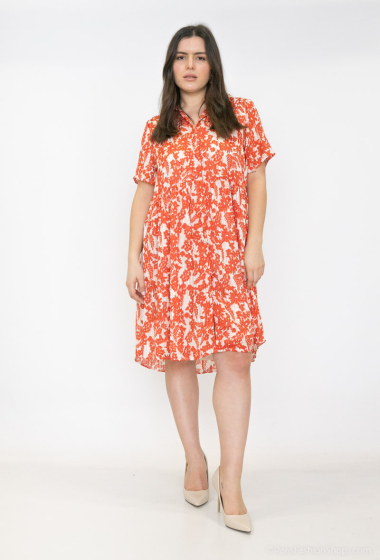 Grossiste Lilie Plus - robe chemise courte avec un motif floral abstrait grande taille