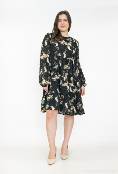 Großhändler Lilie Plus - Kurzes Kleid mit Rüschen, Blumendruck auf schwarzem Hintergrund, große Größe