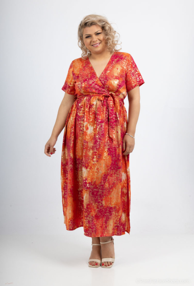 Grossiste Lilie Plus - Robe longue avec un motif floral et des touches de brillance grande taille