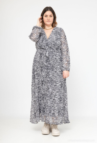 Grossiste Lilie Plus - robe longue avec un motif zèbre en noir et blanc grande taille