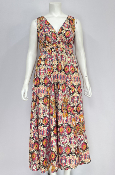 Grossiste Lilie Plus - robes longues avec un motif floral dense grande taille
