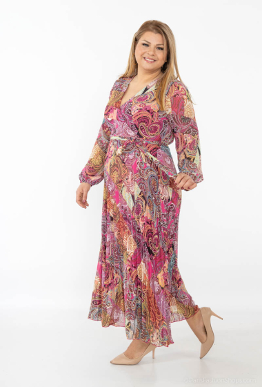 Grossiste Lilie Plus - robes plissé avec un motif paisley grande taille