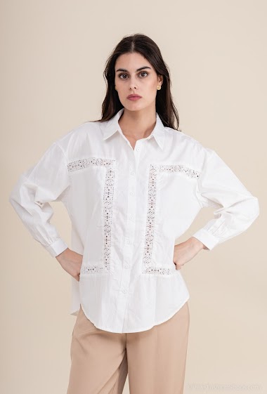 Grossiste Lilie Rose - chemise blanche présente un style bohème
