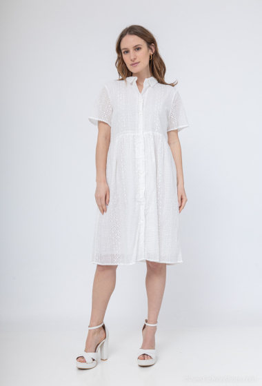 Grossiste Lilie Rose - robe courte blanche broderie anglaise.