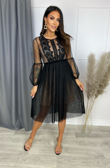 Wholesaler Lily Mcbee - Ruffle dress with lace