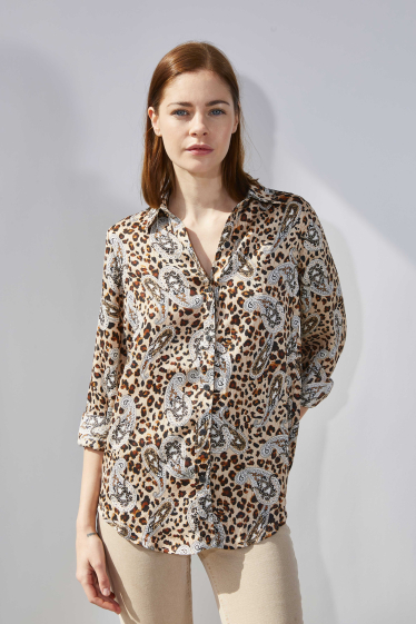 Mayorista Lily White - Camisa con estampado de leopardo