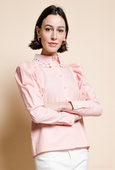 Großhändler A BRAND - Shirt with puff sleeves