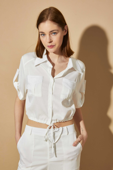 Grossiste Lily White - Chemise manche courte avec poches et élastique à la taille