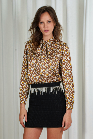 Wholesaler Lily White - Silky geometric print blouse