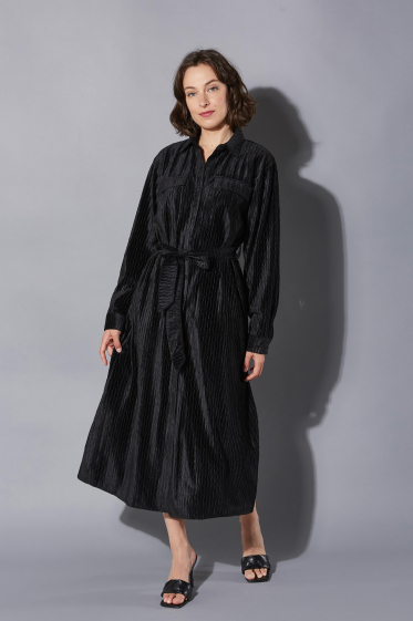 Wholesaler ELLI WHITE - Long shirt dress in textured velvet with belt