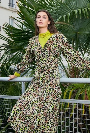 Wholesaler Lily White - Leopard print dress with belt