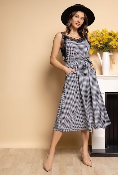 Wholesaler 17 AUGUST - Gingham printed maxi dress with lace and belt