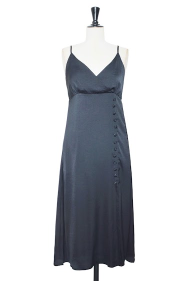 Wholesaler Lily White - Maxi sleeveless satin dress with buttons