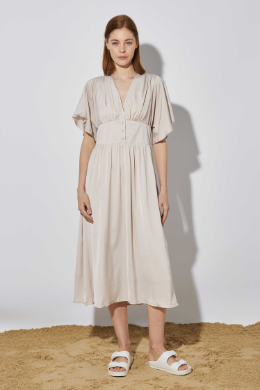 Wholesaler ELLI WHITE - Long Satin dress with short sleeves