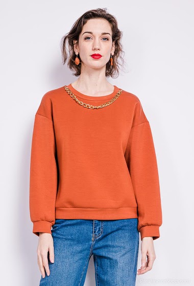 Wholesaler 88FASHION - Sweat with golden necklace